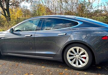 Tesla Model S 99.500 km 41.999 &euro; Großensee 22946