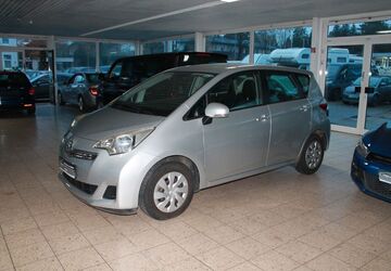 Toyota Verso-S 84.708 km 7.490 &euro; Bad Oldesloe 23843