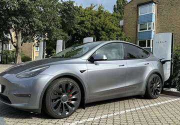 Tesla Model Y 45.000 km 41.000 &euro; Hamburg, Freie und Hansestadt 22299