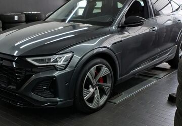 Audi Q8 e-tron 38.327 km 47.990 &euro; Hamburg 22047