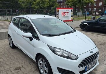 Ford Fiesta 68.400 km 4.600 &euro; Hamburg 22147