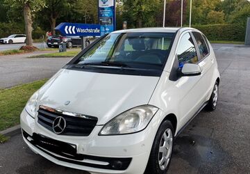 Mercedes-Benz A 160 120.825 km 5.200 &euro; Hamburg 22457