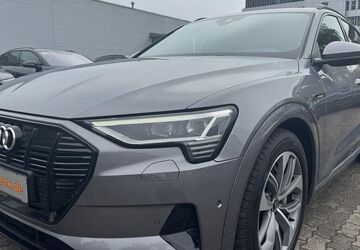 Audi e-tron 66.125 km 32.950 &euro; Hamburg 22047
