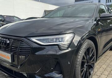 Audi e-tron 38.894 km 34.950 &euro; Hamburg 22047