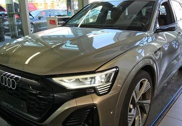 Audi Q8 e-tron 59.071 km 54.990 &euro; Hamburg 22047