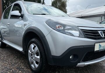 Dacia Sandero 69.215 km 4.590 &euro; Hamburg 22179