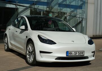 Tesla Model 3 59.546 km 29.900 &euro; Hamburg 20457